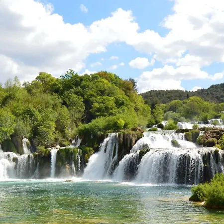 Katarina 2 By Interhome *